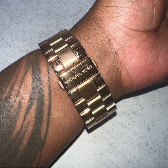 Michael Kors Women’s Dylan Watch - Picture 4 of 5